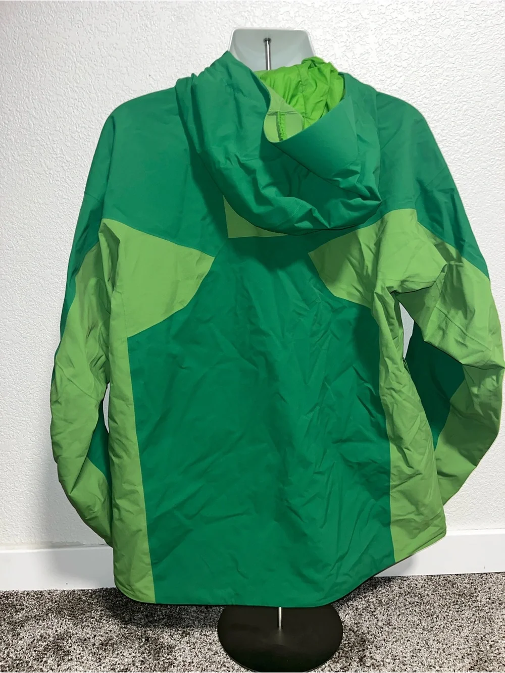 The North Face Mens XL Summit Series HyVent Alpha Insulated Jacket Green